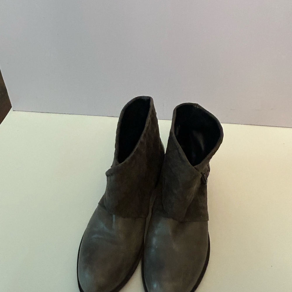 Vero Cuoio Gray Leather Boots Classic Style